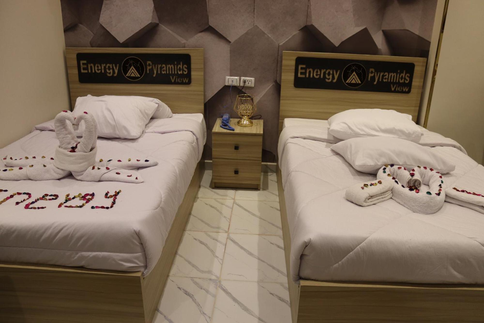 Energy Pyramids View Vandrarhem Kafret el-Gabal Exteriör bild